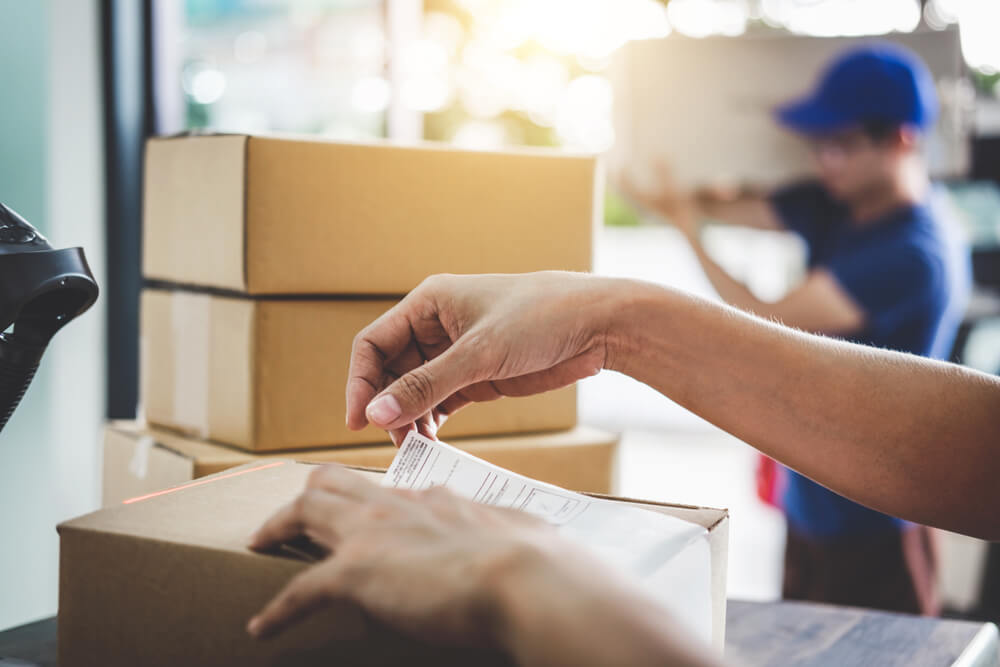 Navigating Cross-Border Shipping: A Guide from Canada to the USA